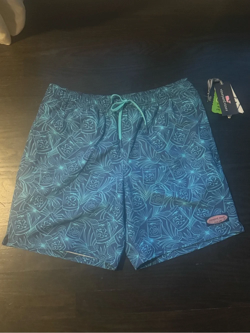 Vineyard Vines Cocktail Swim Trunks Blue Size Medium NWT